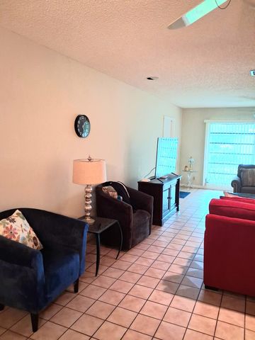 10178 Eaglewood Road A, Boynton Beach, FL 33436