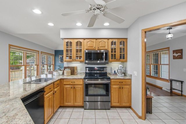 1012 Pine Grove Drive, Reedsburg, WI 53959