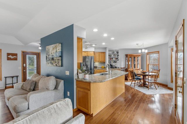 1012 Pine Grove Drive, Reedsburg, WI 53959