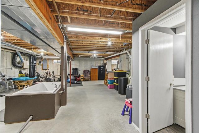 1012 Pine Grove Drive, Reedsburg, WI 53959