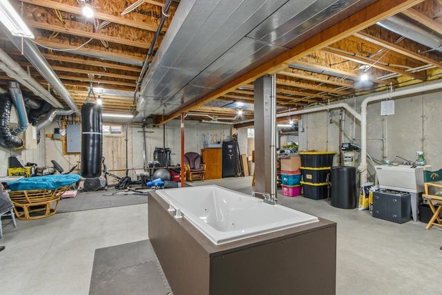 1012 Pine Grove Drive, Reedsburg, WI 53959