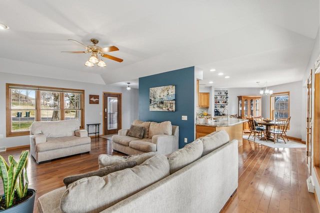 1012 Pine Grove Drive, Reedsburg, WI 53959