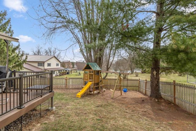 1012 Pine Grove Drive, Reedsburg, WI 53959