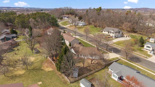 1012 Pine Grove Drive, Reedsburg, WI 53959