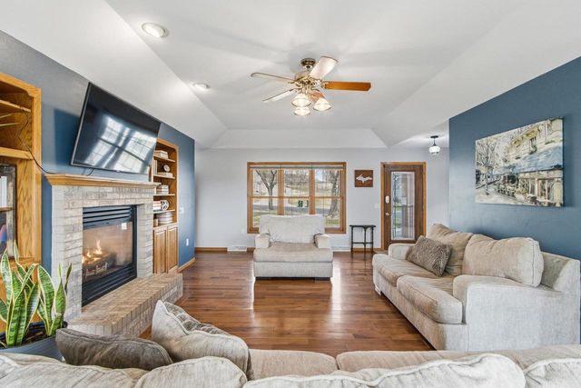 1012 Pine Grove Drive, Reedsburg, WI 53959