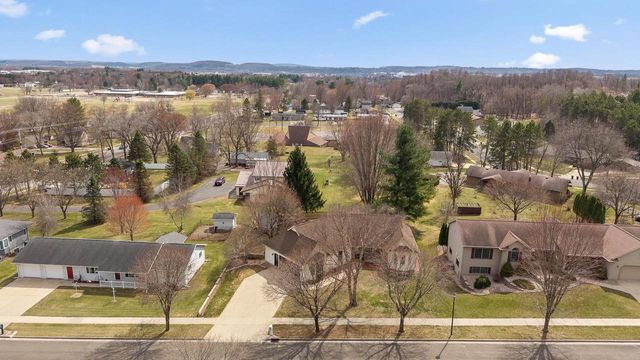 1012 Pine Grove Drive, Reedsburg, WI 53959