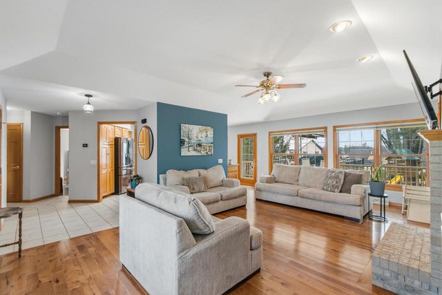 1012 Pine Grove Drive, Reedsburg, WI 53959