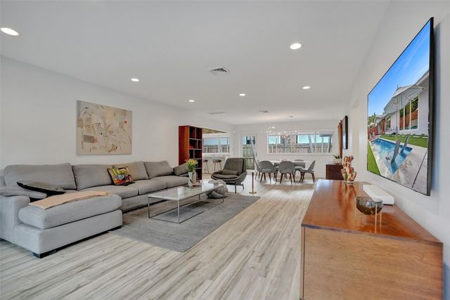 2111 N Ocean Boulevard, Pompano Beach, FL 33062