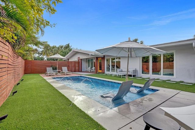 2111 N Ocean Boulevard, Pompano Beach, FL 33062