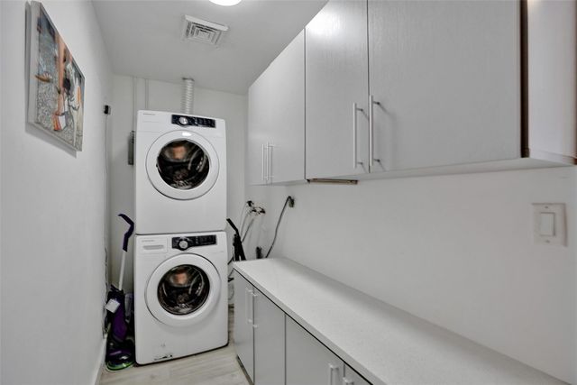 2111 N Ocean Boulevard, Pompano Beach, FL 33062