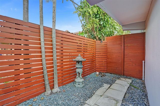 2111 N Ocean Boulevard, Pompano Beach, FL 33062