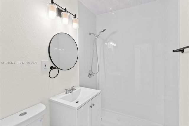 4685 SW 33rd Dr, West Park, FL 33023