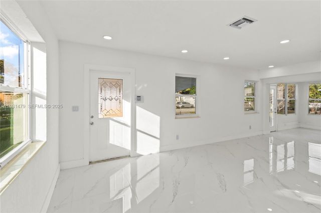 4685 SW 33rd Dr, West Park, FL 33023