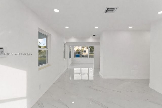 4685 SW 33rd Dr, West Park, FL 33023