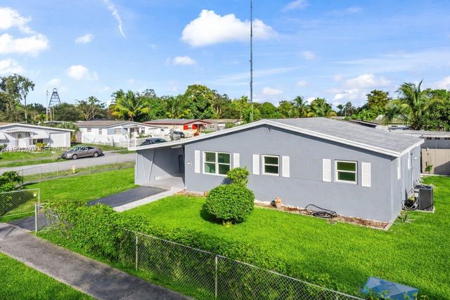 4685 SW 33rd Dr, West Park, FL 33023