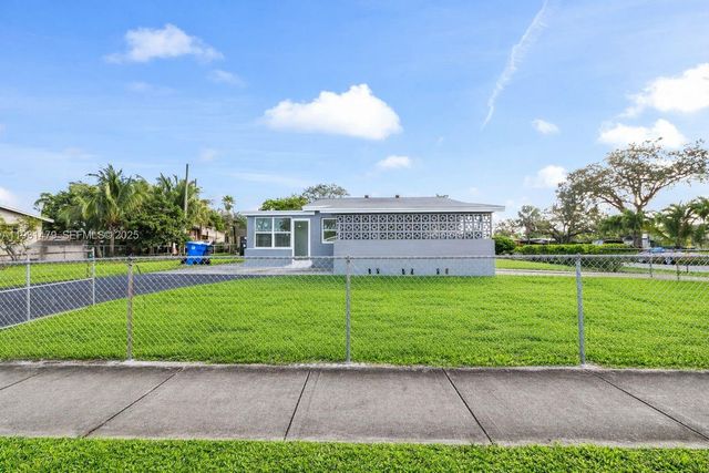 4685 SW 33rd Dr, West Park, FL 33023