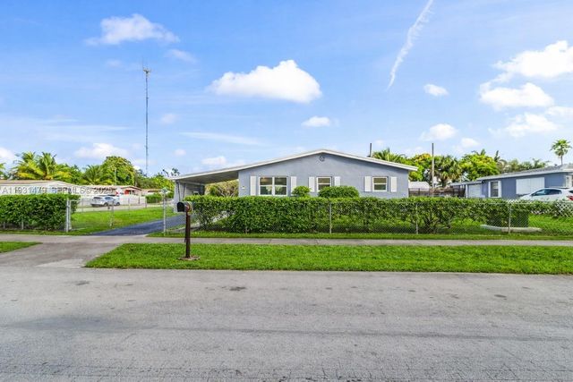 4685 SW 33rd Dr, West Park, FL 33023