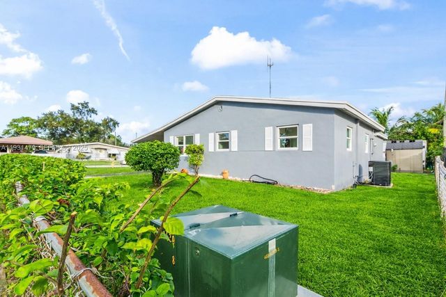 4685 SW 33rd Dr, West Park, FL 33023