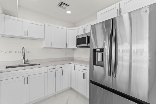 4685 SW 33rd Dr, West Park, FL 33023