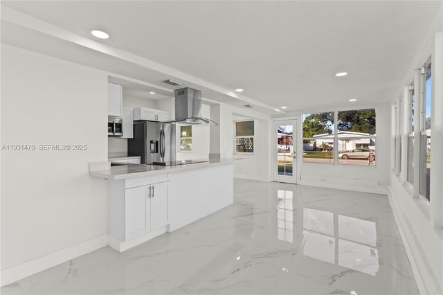 4685 SW 33rd Dr, West Park, FL 33023