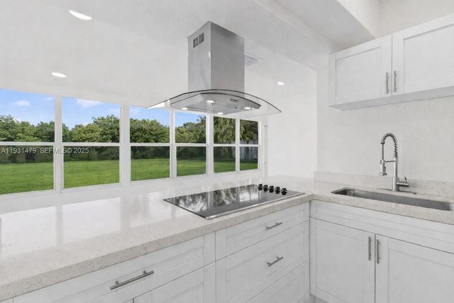 4685 SW 33rd Dr, West Park, FL 33023