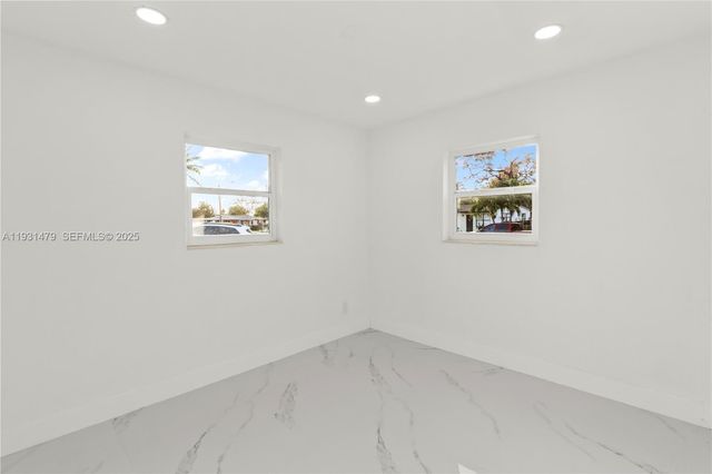 4685 SW 33rd Dr, West Park, FL 33023