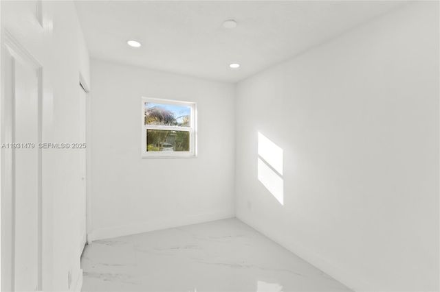 4685 SW 33rd Dr, West Park, FL 33023