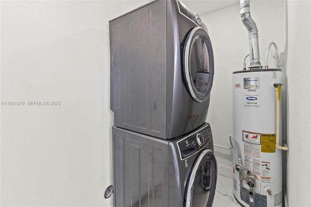 4685 SW 33rd Dr, West Park, FL 33023