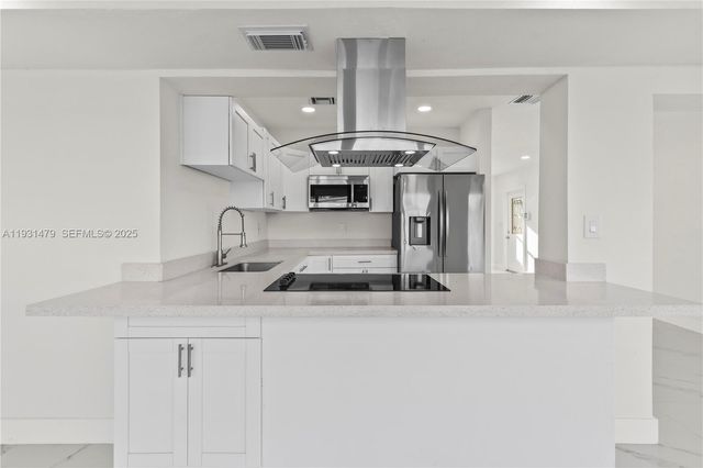 4685 SW 33rd Dr, West Park, FL 33023