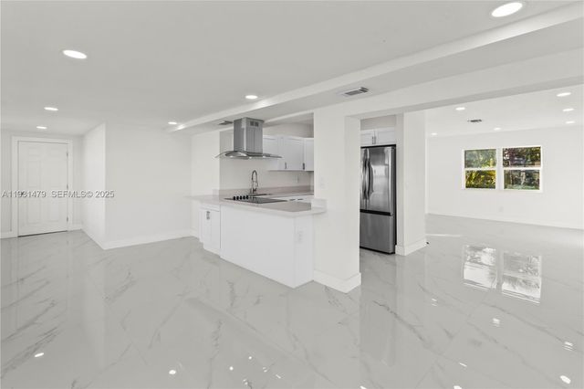 4685 SW 33rd Dr, West Park, FL 33023