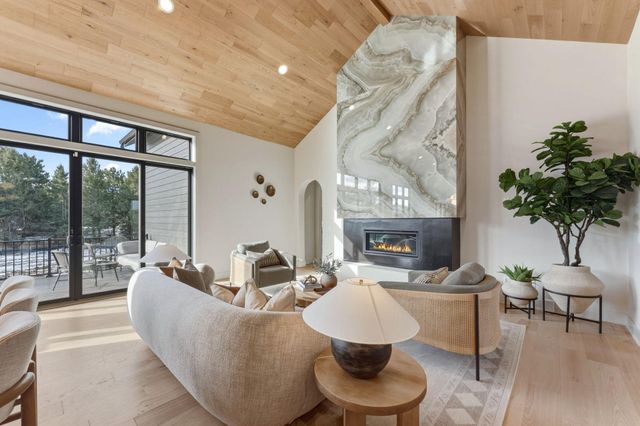 5250 Polaris Lane N, Plymouth, MN 55446