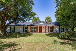 652 E Taylor Lake Circle, Livingston, TX 77351