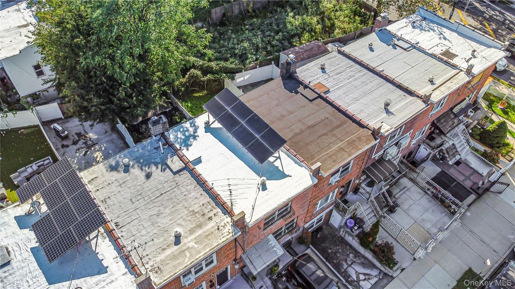1110 E 213th Street, Bronx, NY 10469 — exterior