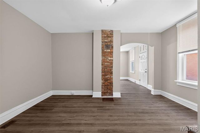 3721 S Compton Avenue, St Louis, MO 63118