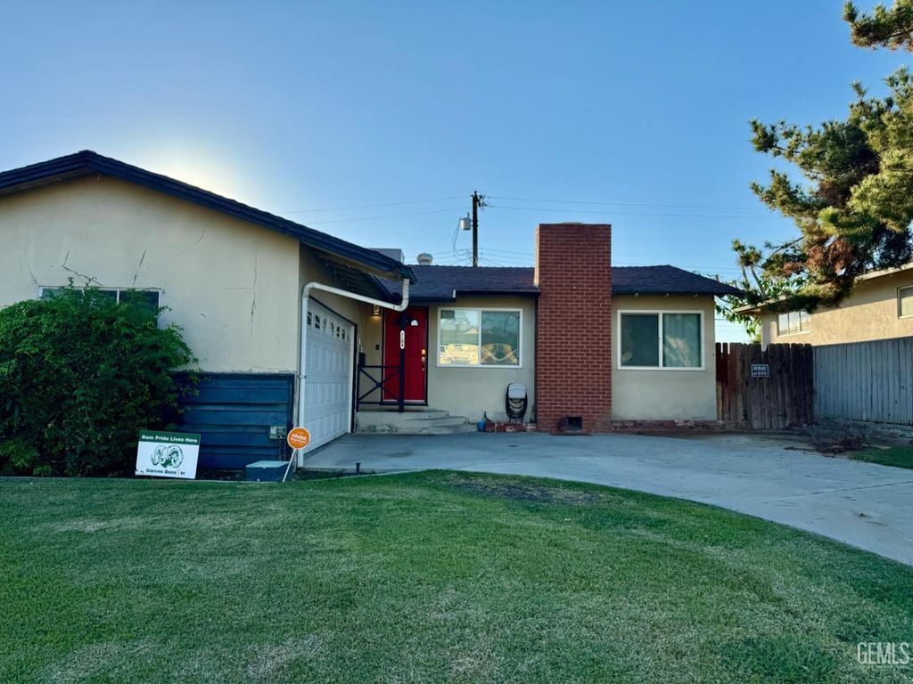 3204 Hollins Street, Bakersfield, CA 93305