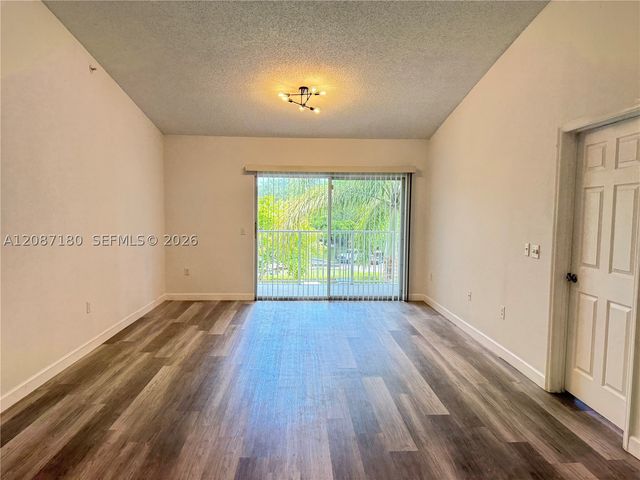 5045 Wiles Rd 303, Coconut Creek, FL 33073