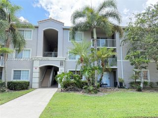 5045 Wiles Rd 303, Coconut Creek, FL 33073