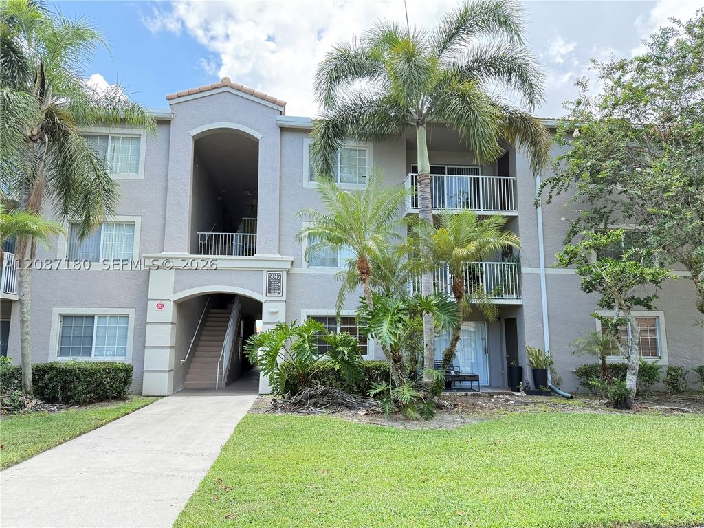 5045 Wiles Rd 303, Coconut Creek, FL 33073