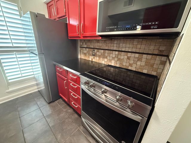 10075 Westpark Drive 9, Houston, TX 77042