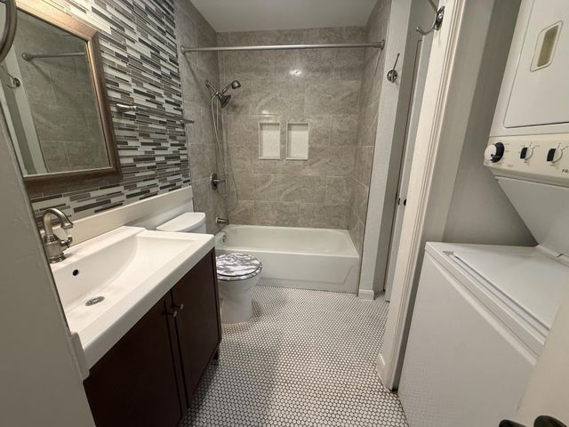 10075 Westpark Drive 9, Houston, TX 77042