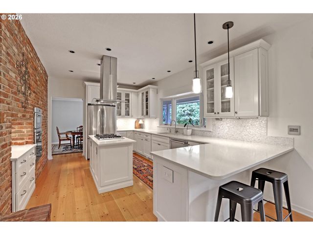 1275 Sw ORINDA Way, Portland, OR 97225