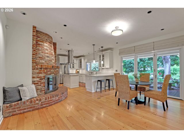 1275 Sw ORINDA Way, Portland, OR 97225