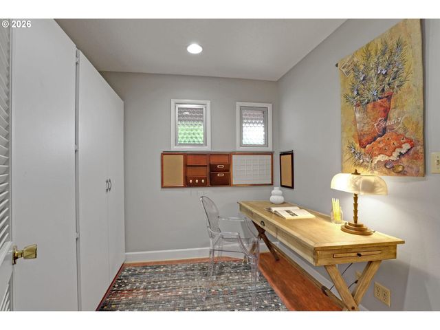 1275 Sw ORINDA Way, Portland, OR 97225