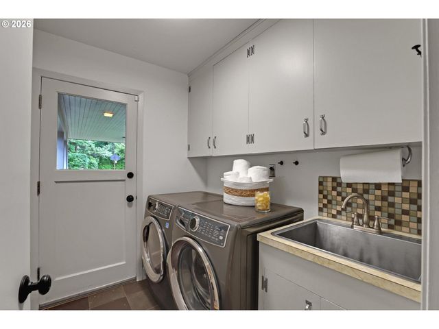 1275 Sw ORINDA Way, Portland, OR 97225