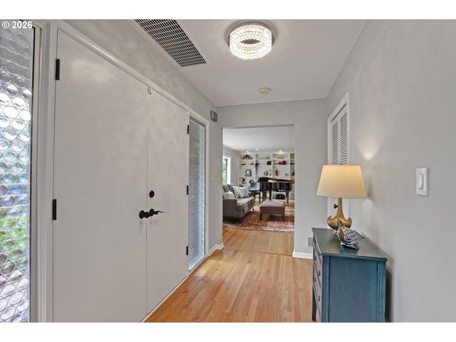 1275 Sw ORINDA Way, Portland, OR 97225