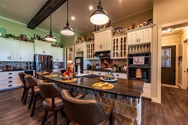 8518 Fm 2145, Ledbetter, TX 78946