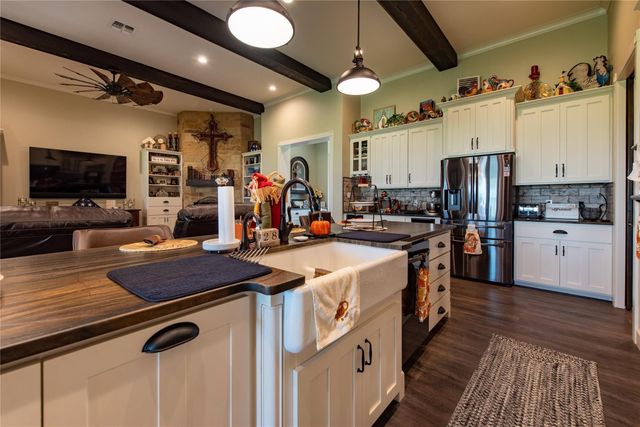 8518 Fm 2145, Ledbetter, TX 78946
