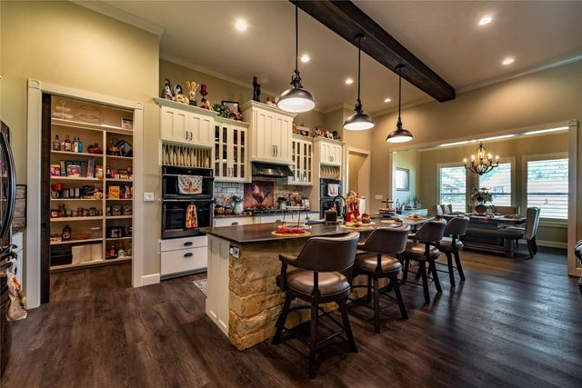 8518 Fm 2145, Ledbetter, TX 78946