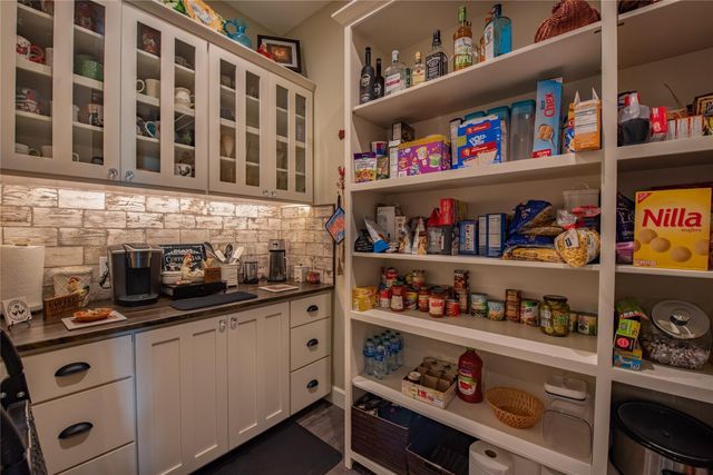8518 Fm 2145, Ledbetter, TX 78946