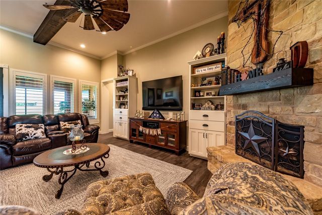 8518 Fm 2145, Ledbetter, TX 78946